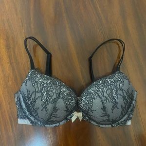 Victoria’s Secret very sexy push up bra